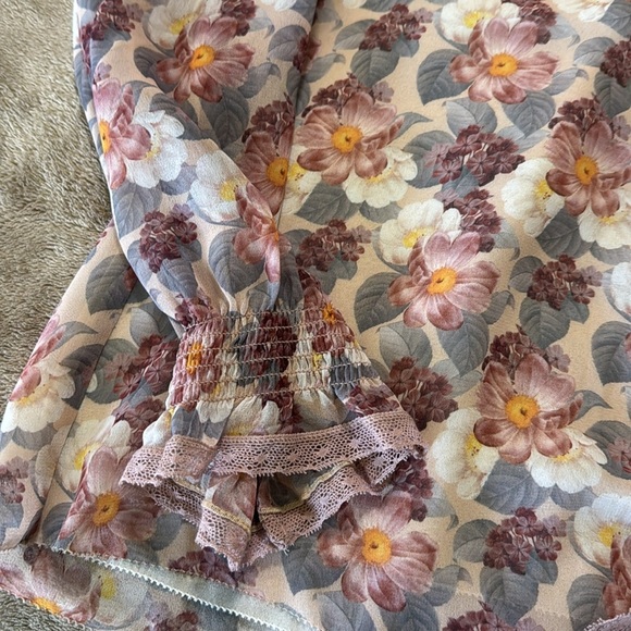 Aritzia Wilfred‎ Eden Floral Chiffon Blouse - Picture 9 of 14